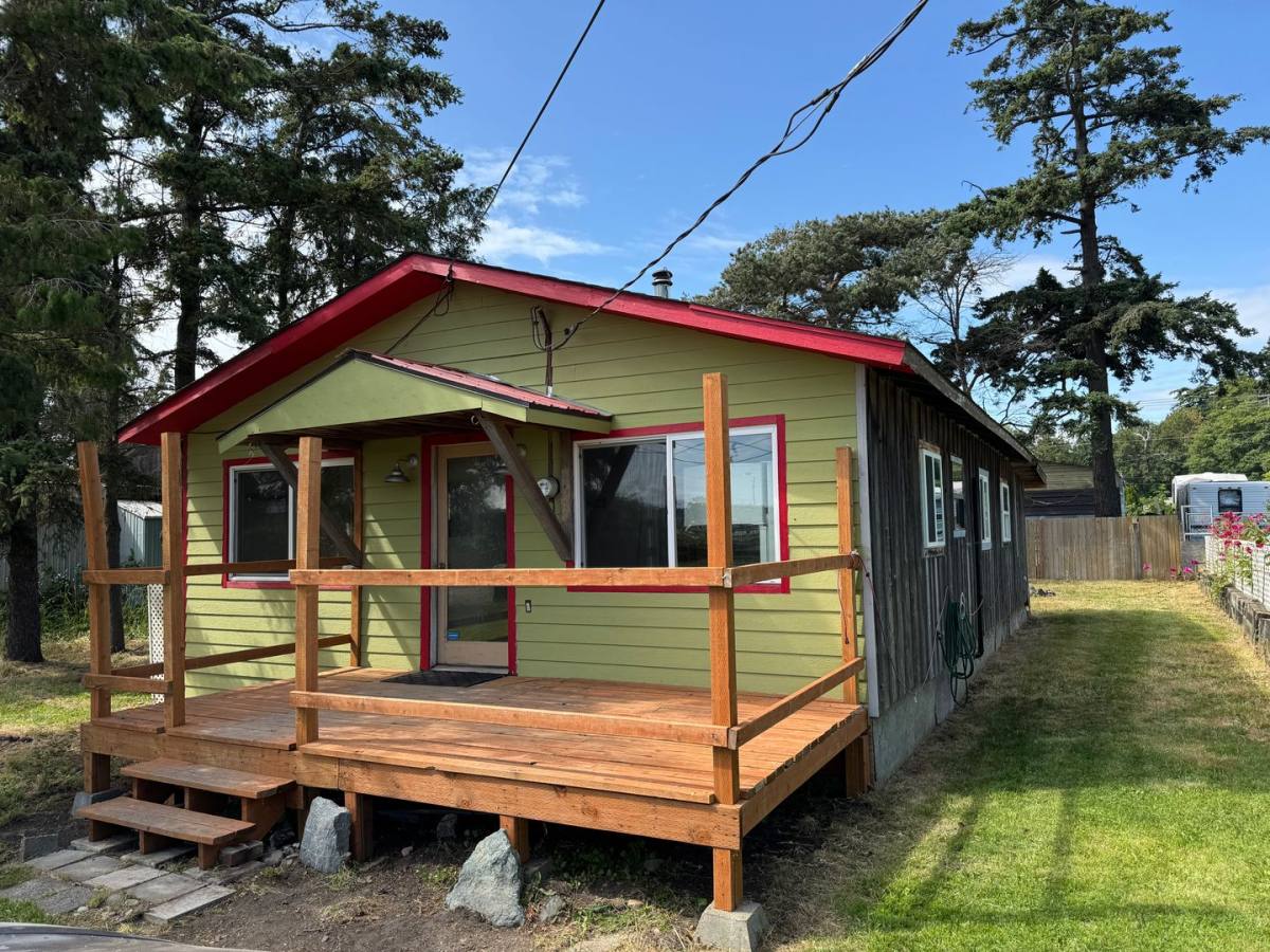 House for rent at 3454 Grove Rd, Bellingham, WA 98226