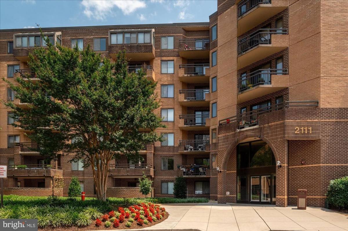Apartment for rent at 2111 Wisconsin Avenue, NW, Washington, DC 20007