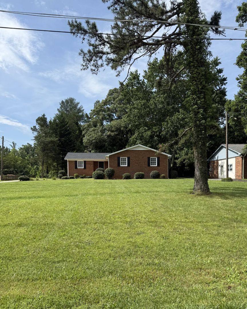 House for rent at 5711 Roundtable Rd, Greensboro, NC 27407
