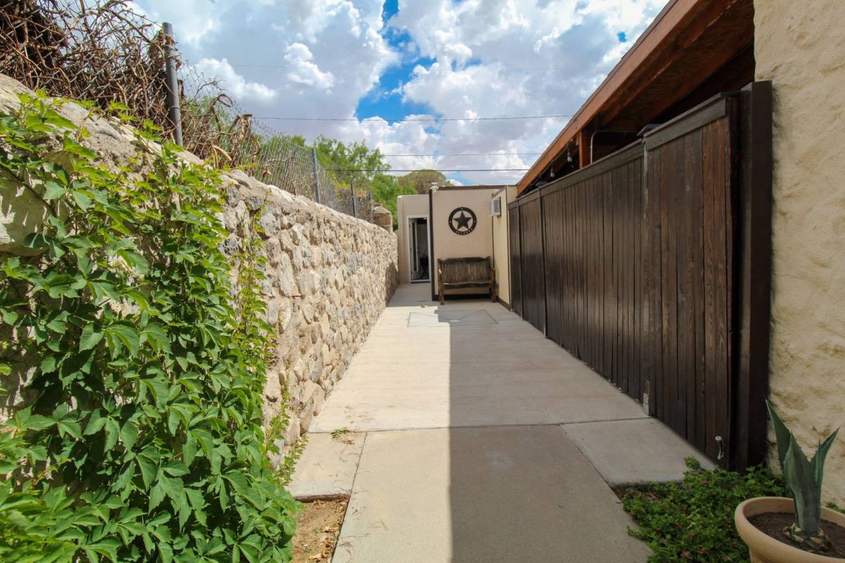 House for rent at 900 Winter Dr, El Paso, TX 79902