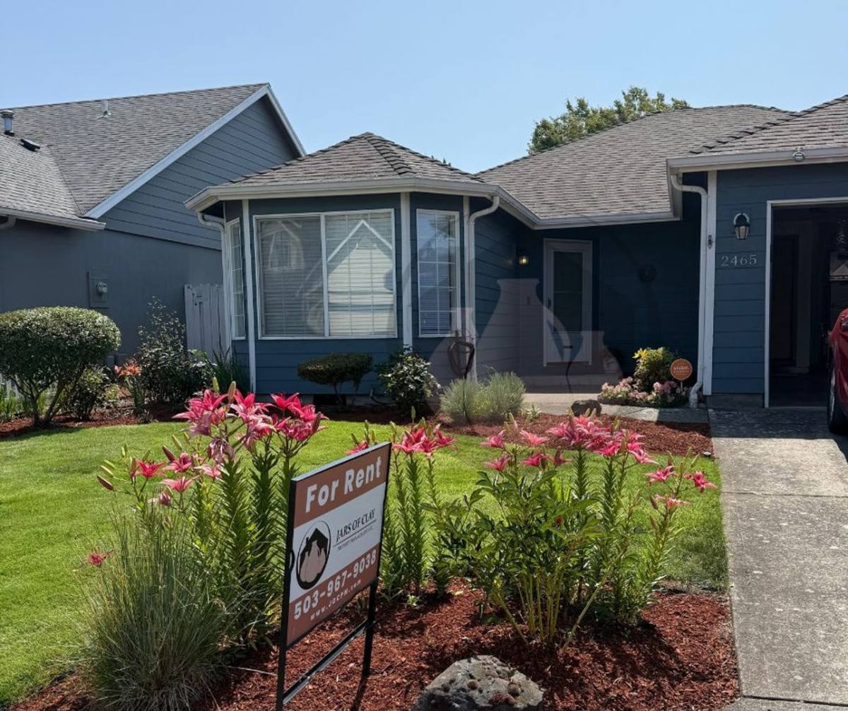 House for rent at 2465 Connemara Court SE, Salem, OR 97317