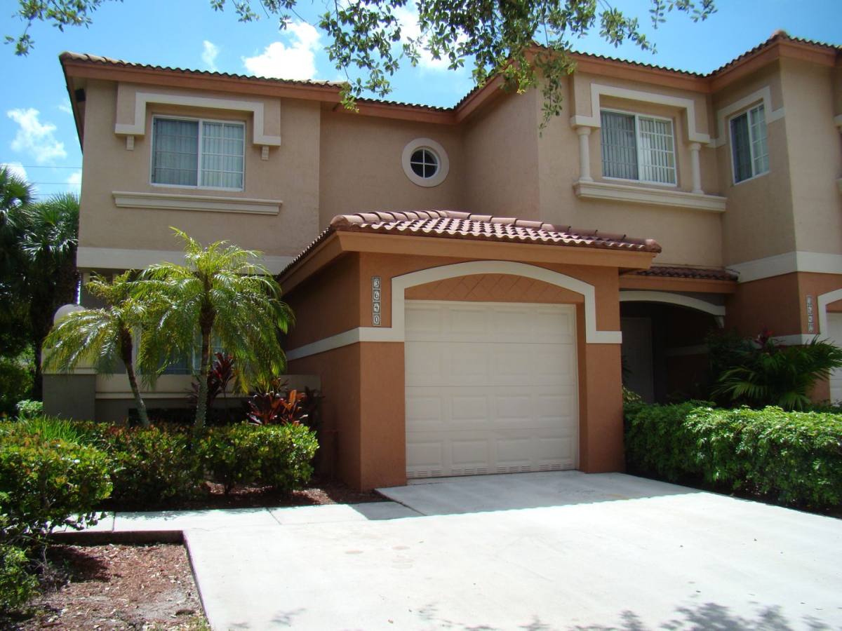 Townhouse for rent at 3640-3646 NW 116th Terrace, Coral Springs, FL 33065