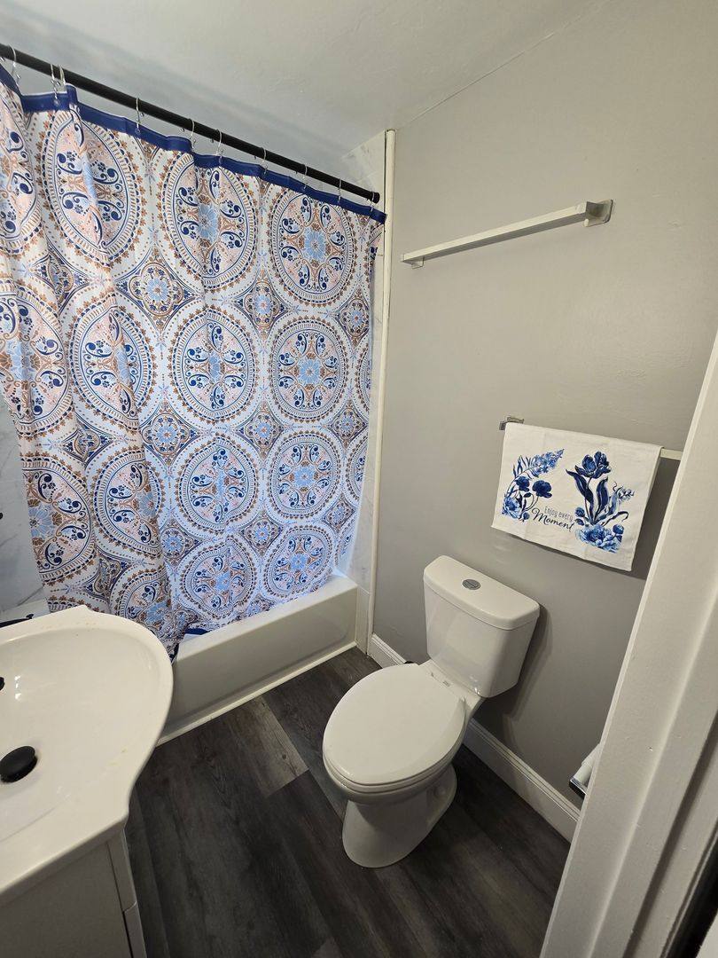 Apartment for rent at 1496-1498 E 22nd Ave, Columbus, OH 43211