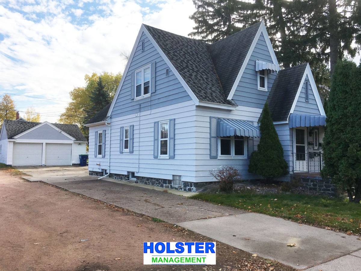 Apartment for rent at 221 N 3rd Ave, Wausau, WI 54401