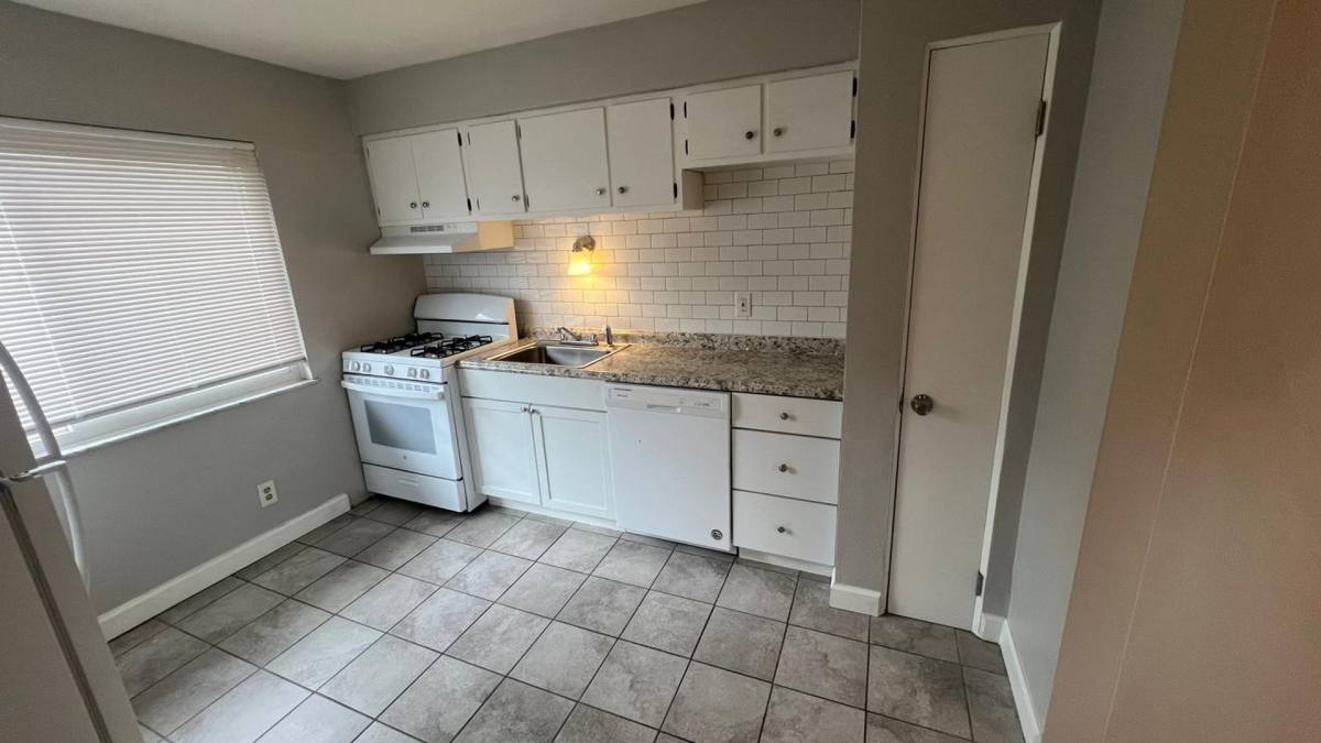 Apartment for rent at 5305 Compton, Saint Louis, MO 63116