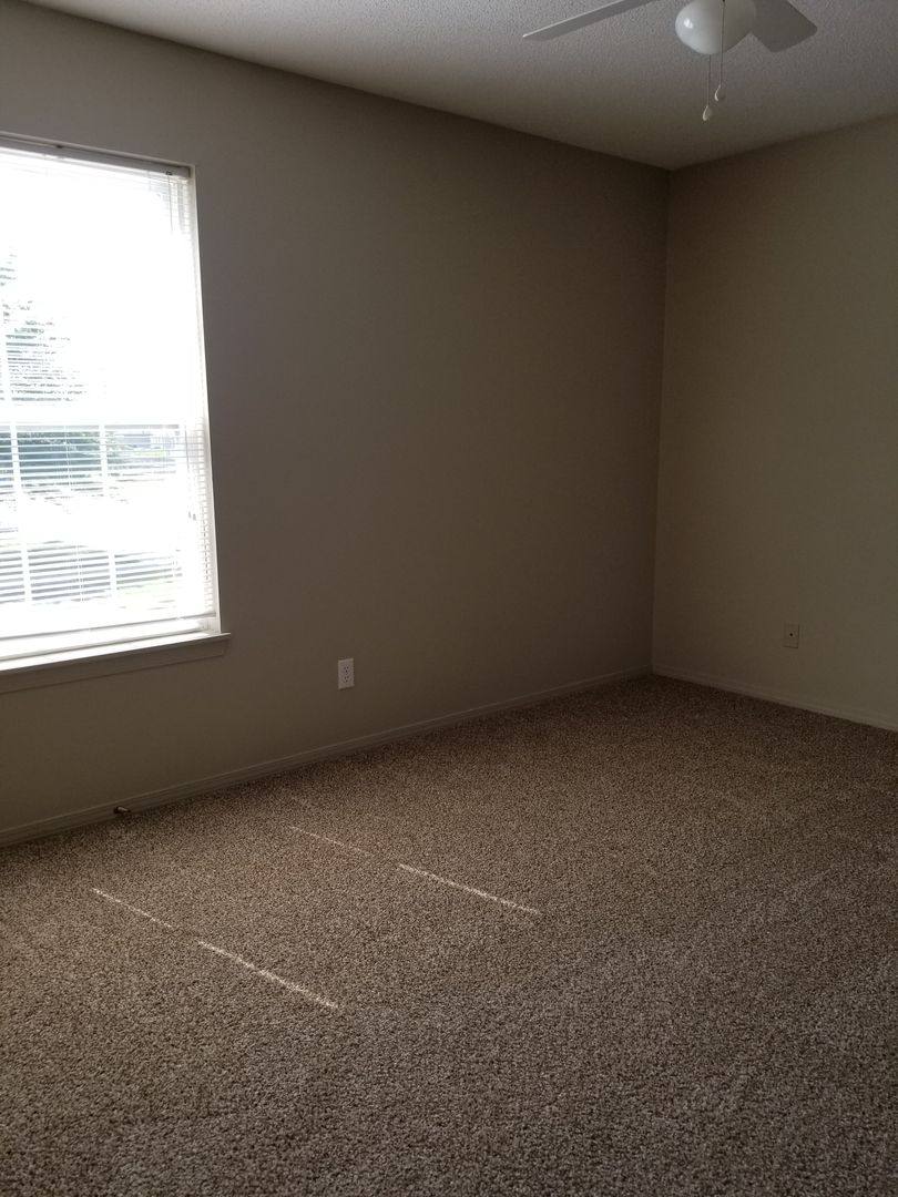Apartment for rent at 1016 N Pheasant Run, Nixa, MO 65714