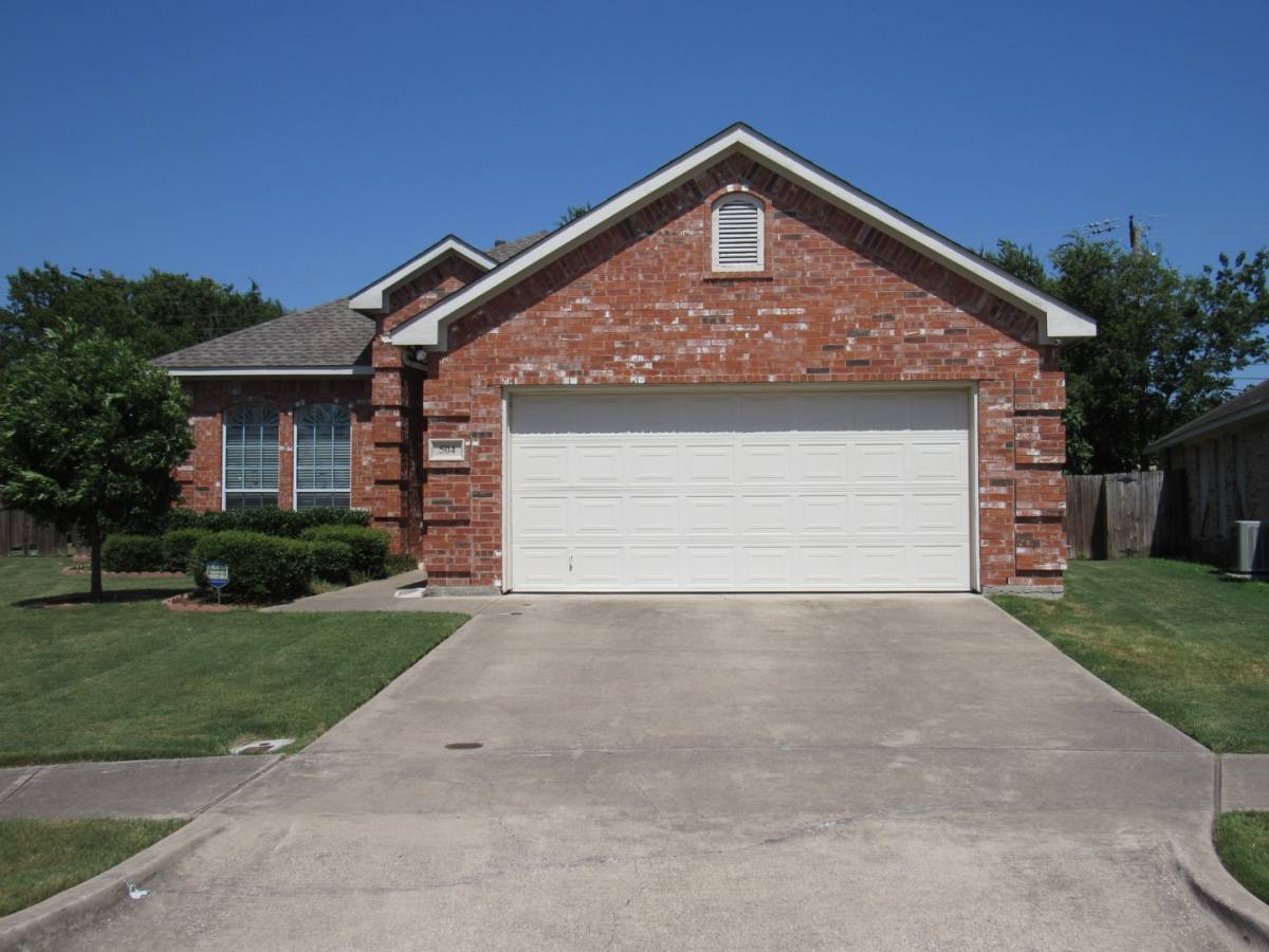 House for rent at 504 Marshall Court, Irving, TX 75060