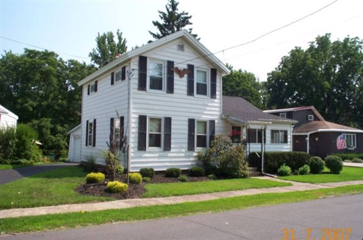 House for rent at 12 James St, Phoenix, NY 13135