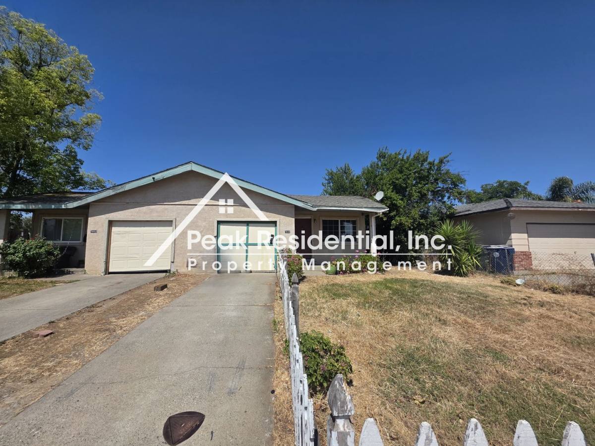 House for rent at 7848 Detroit Blvd, Sacramento, CA 95832