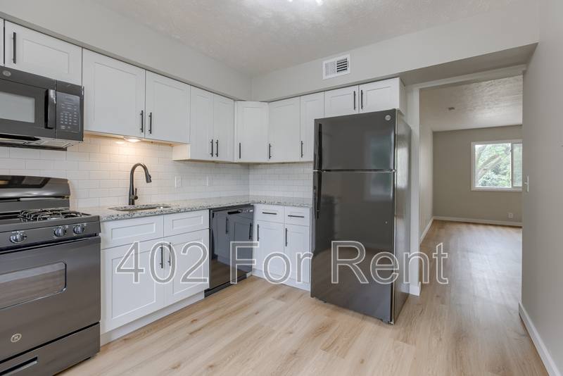 Apartment for rent at 4715 Davenport St #7, Omaha, NE 68132