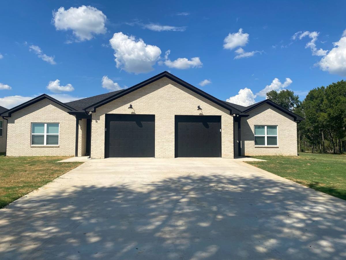 Townhouse for rent at 11230 Cr, Bullard, TX 75757