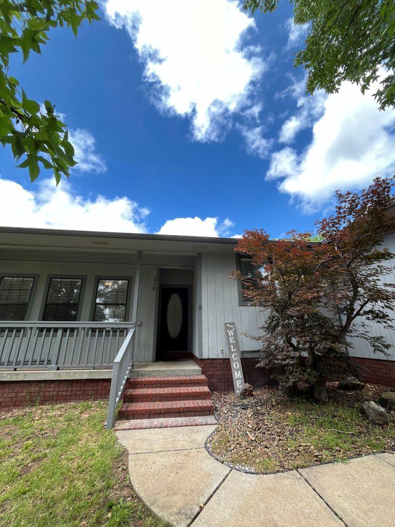 2498 Jane Circle, Fayetteville, AR 72703