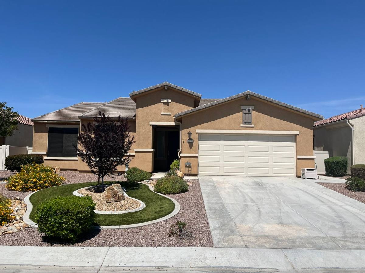 House for rent at 10726 Green Valley Rd, Apple Valley, CA 92308