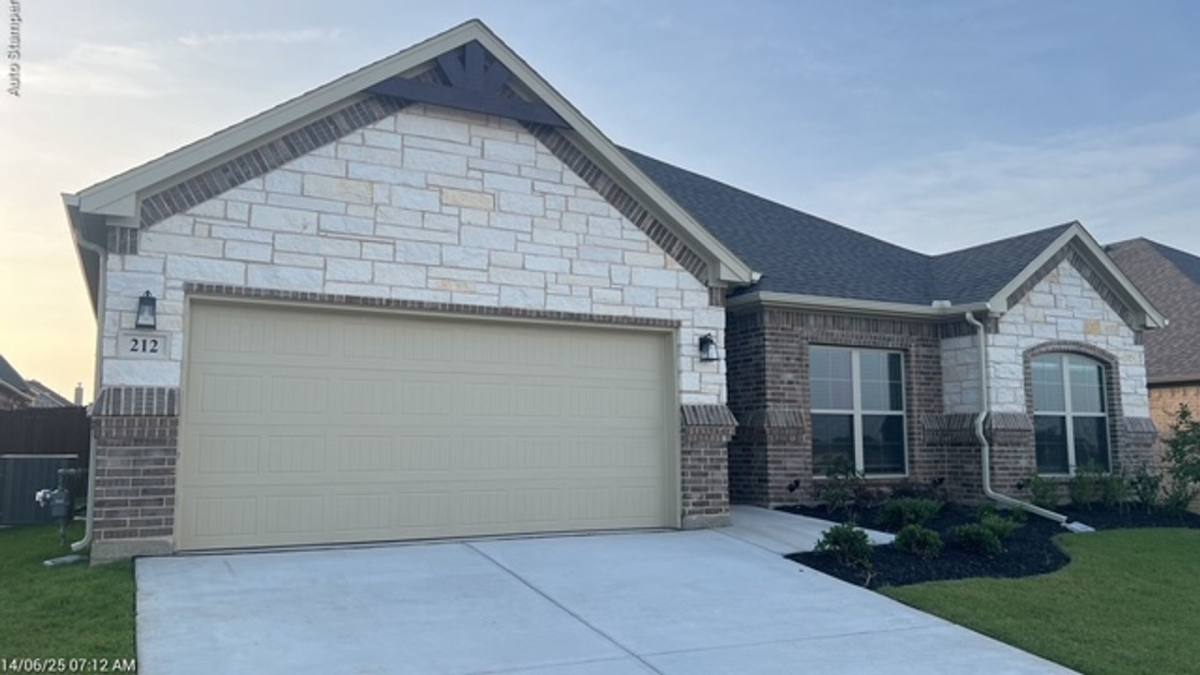 House for rent at 212 Navajo Trail, Alvarado, TX 76009
