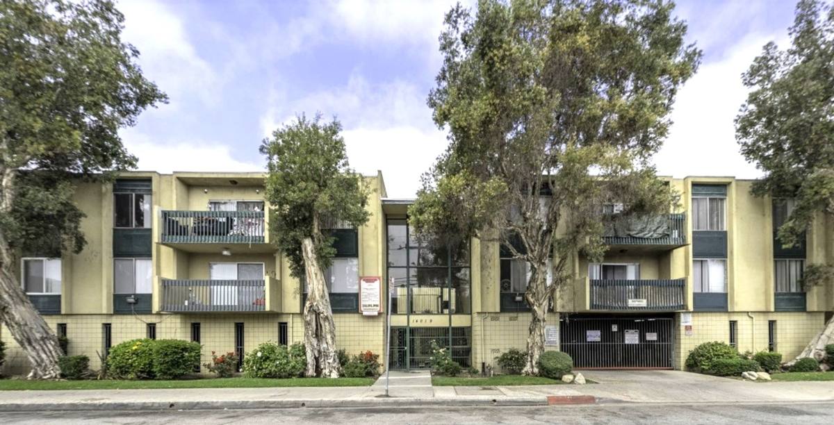 Apartment for rent at 14019 Cerise Ave, Hawthorne, CA 90250