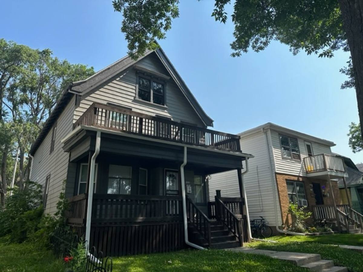 Apartment for rent at 1920-20A W Melvina St, Milwaukee, WI 53206