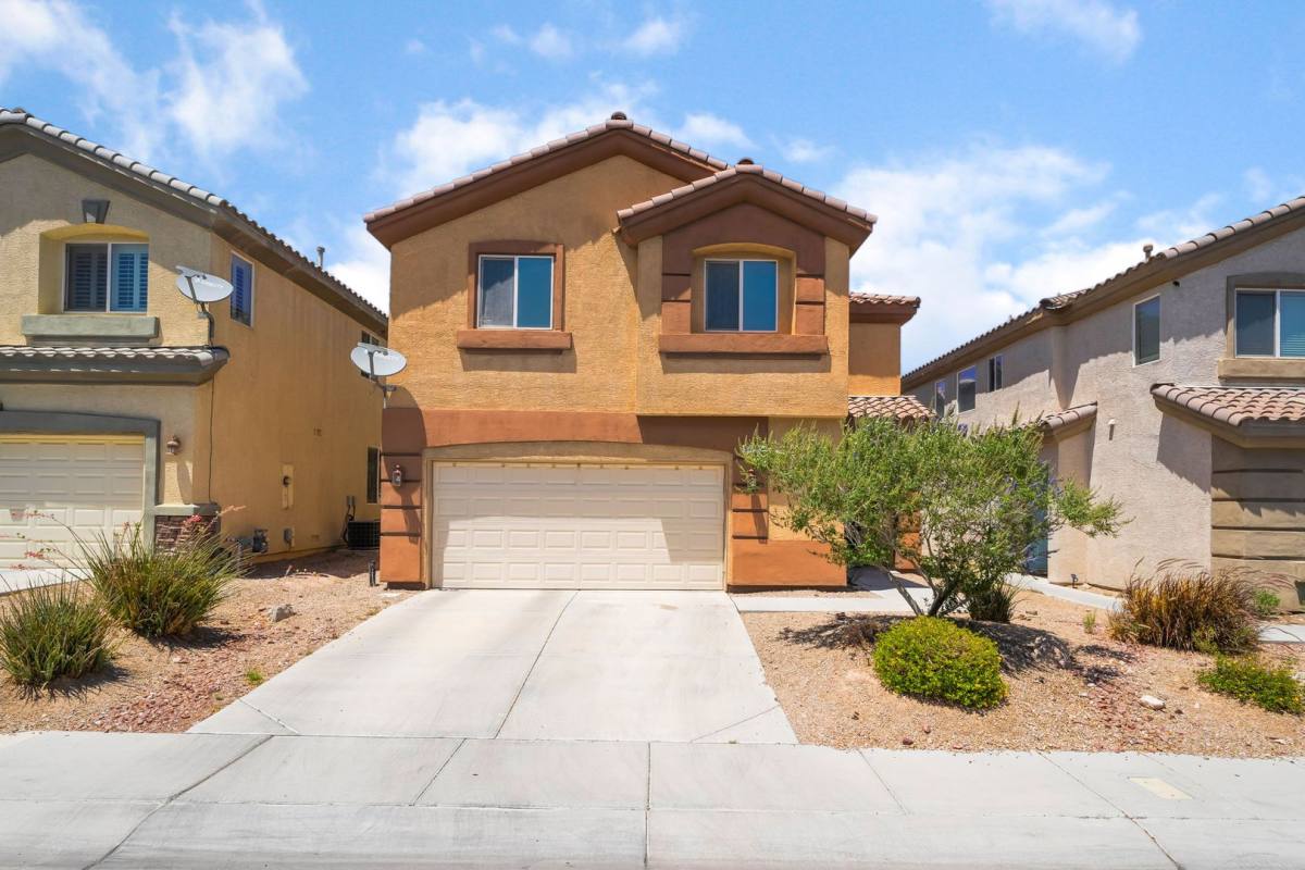 House for rent at 9756 Waukegan Ave, Las Vegas, NV 89148