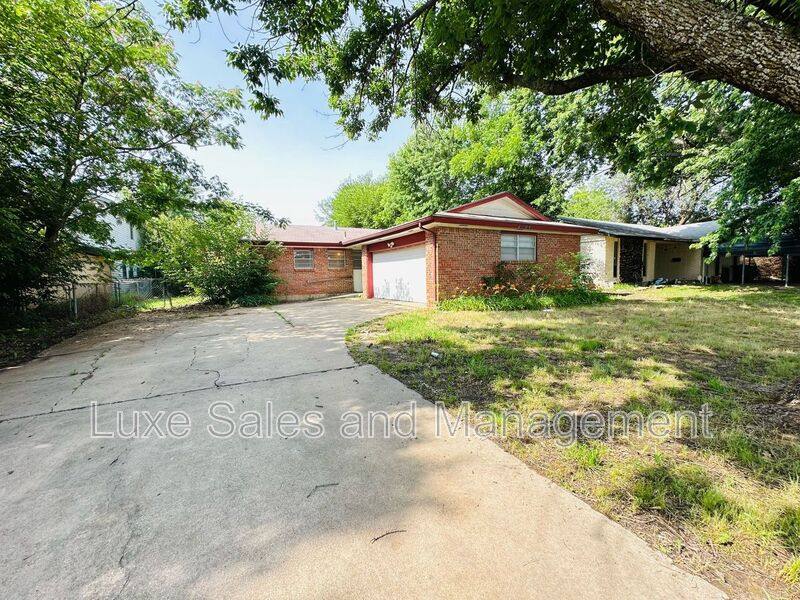 House for rent at 4313 Epperly Dr, Oklahoma City, OK 73115