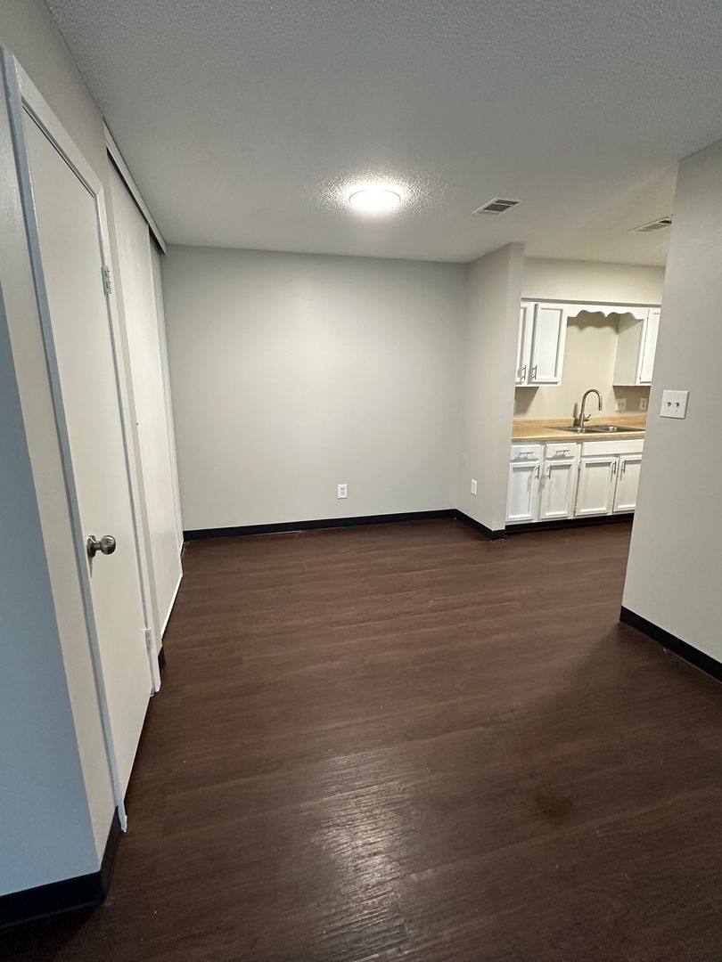 Apartment for rent at 1701 S 9th St, Paragould, AR 72450