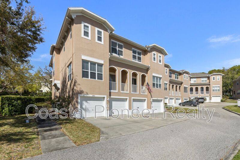Apartment for rent at 94 S Highland Ave #2402, Tarpon Springs, FL 34689