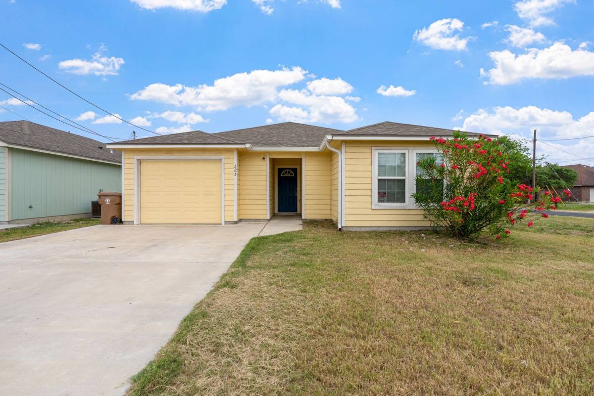 House for rent at 525 Military Dr, Corpus Christi, TX 78418