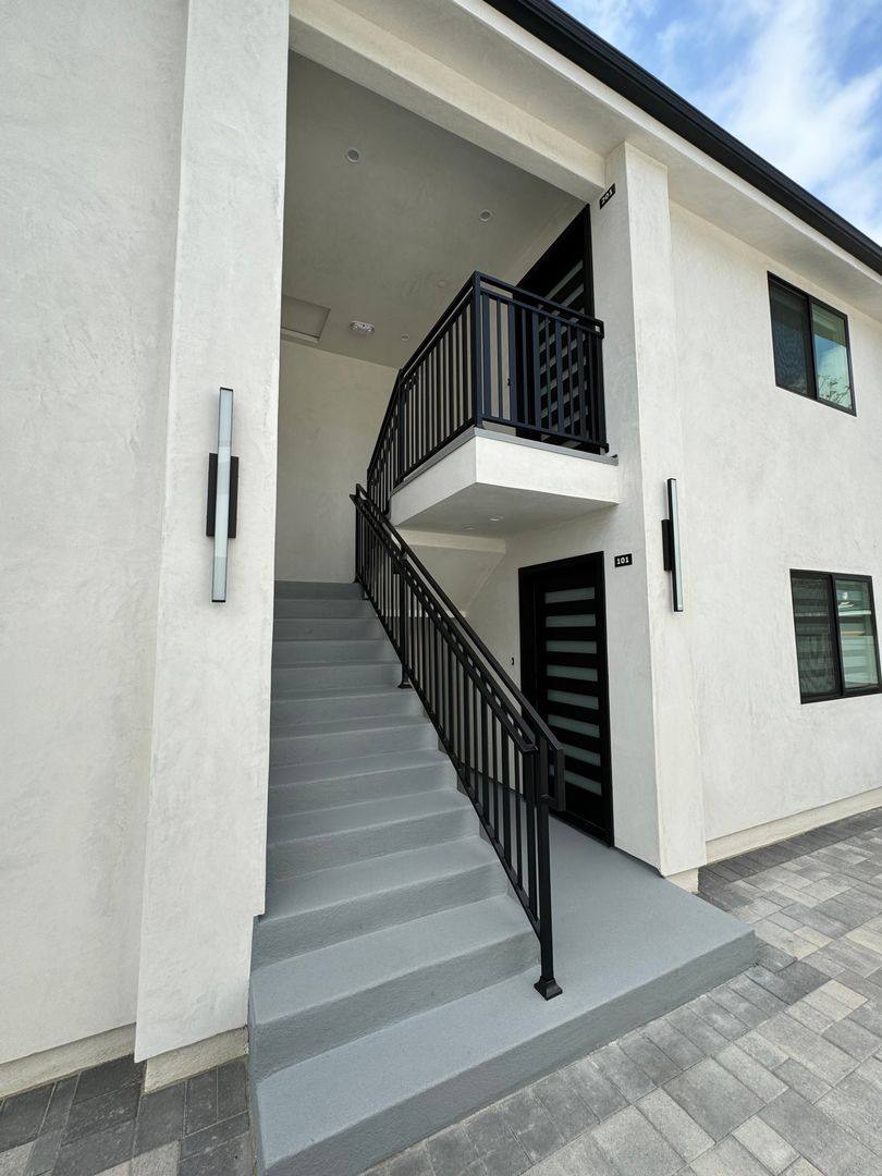 Apartment for rent at 714 E Palm Ave, Burbank, CA 91501