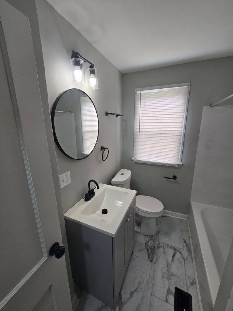 Apartment for rent at 1025-1027 James Rd, Columbus, OH 43227
