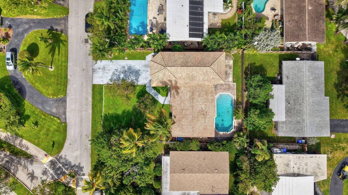 House for rent at 1300 NE 26th Ave, Pompano Beach, FL 33062