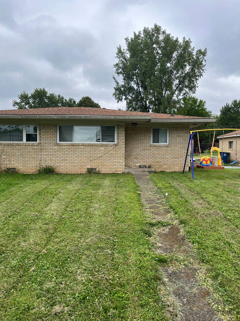 Apartment for rent at 7014-7016 N Manor Dr, Brownsburg, IN 46112
