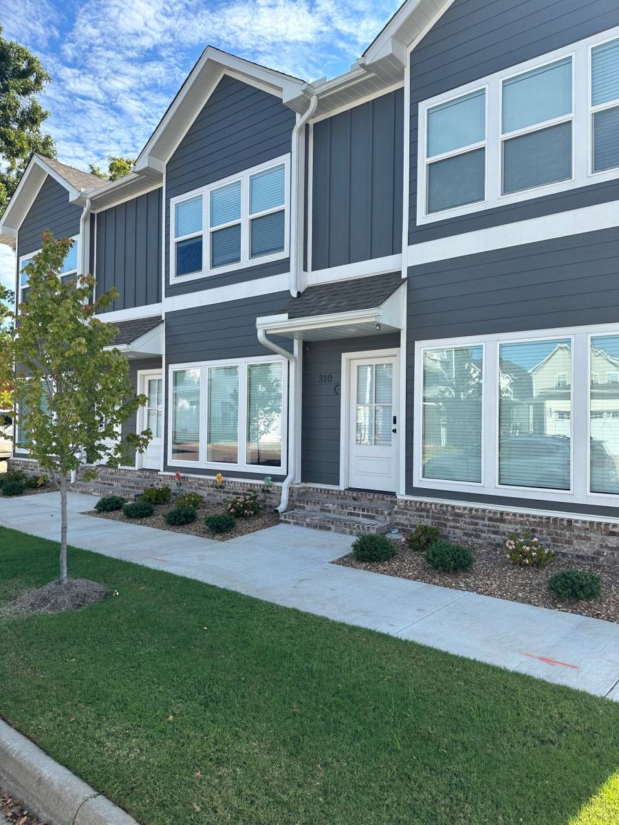 Townhouse for rent at 310 Parker St, North Little Rock, AR 72114