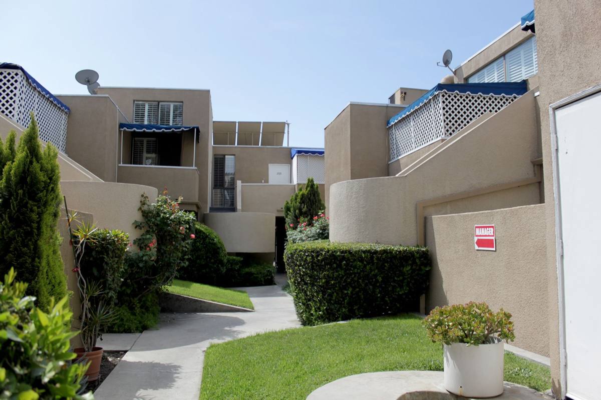 Apartment for rent at 12024 Kling St, Valley Village, CA 91607