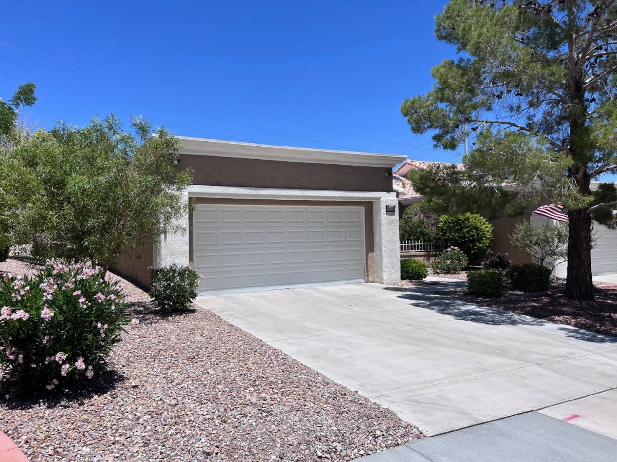 Townhouse for rent at 9828 Villa Ridge Dr, Las Vegas, NV 89134