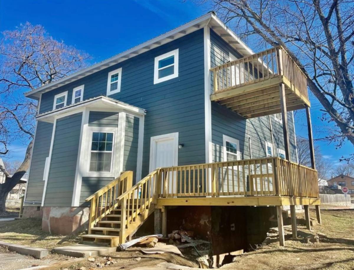 Apartment for rent at 323 N Ash, Nevada, MO 64772