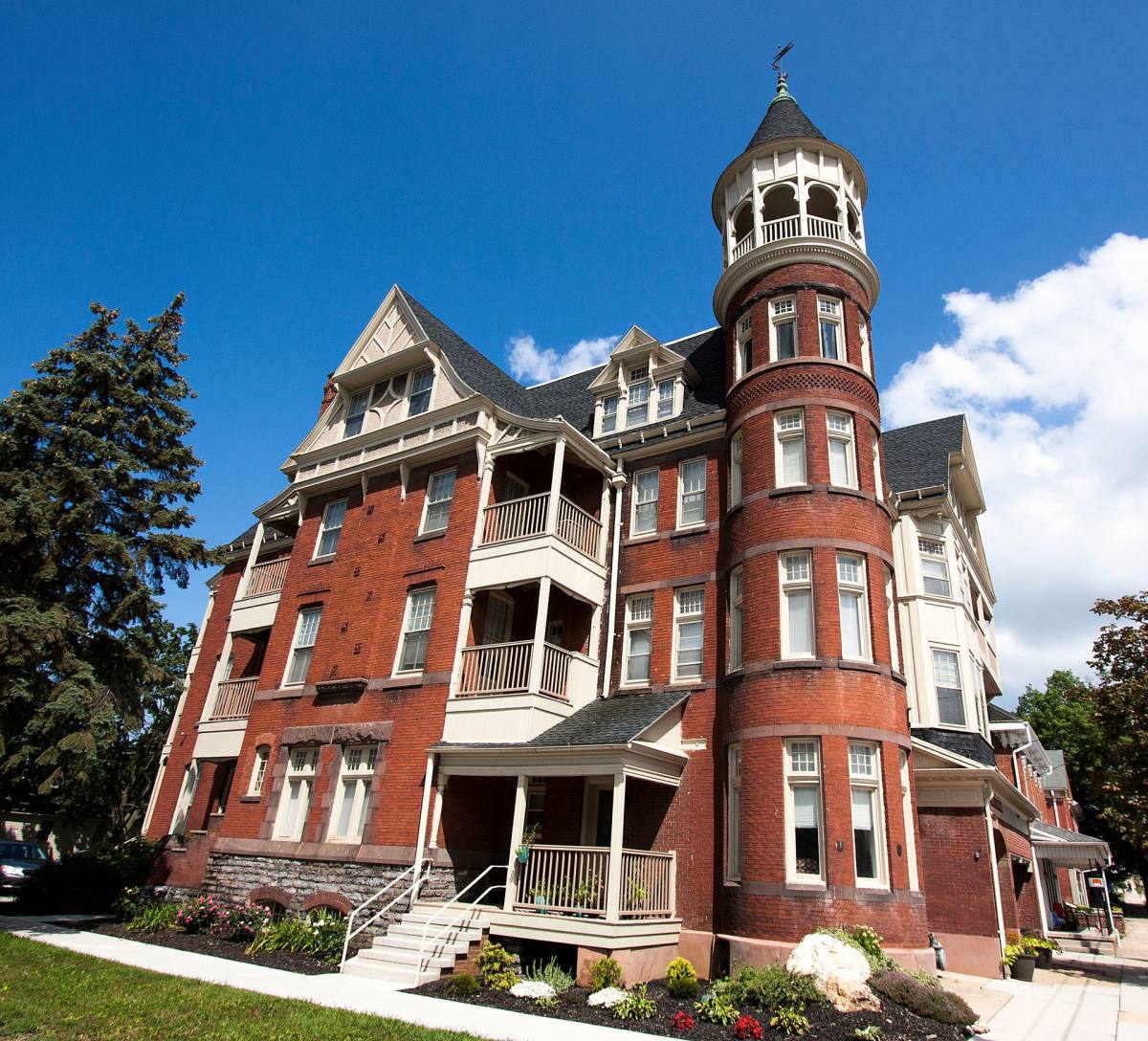 Apartment for rent at 86 S Main St, Spring Grove, PA 17362