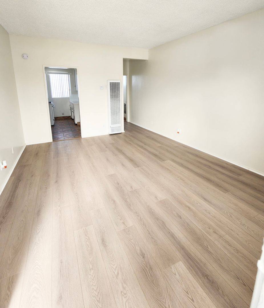 Apartment for rent at 15433 - 15443 Hawthorne Blvd, Lawndale, CA 90260