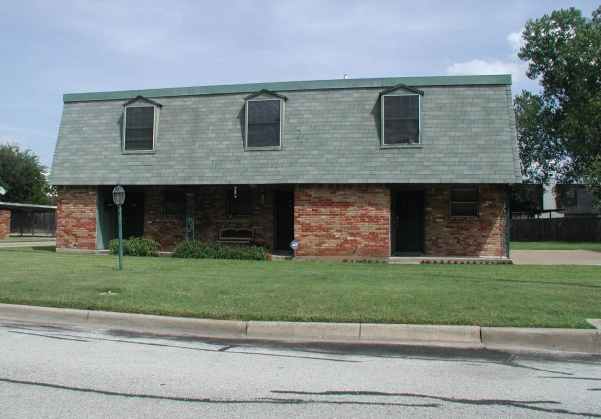 Apartment for rent at 4004 Scruggs Dr, North Richland Hills, TX 76180
