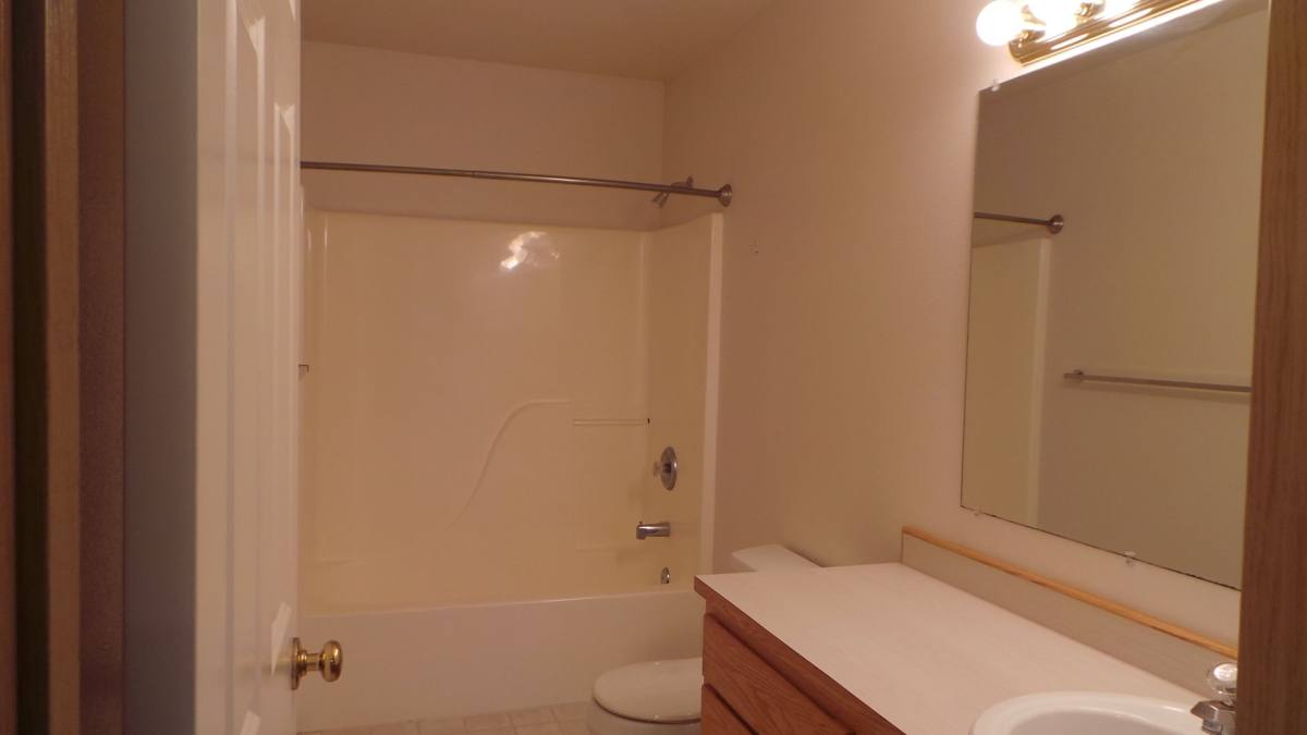 Apartment for rent at 931-A SE Ely St, Oak Harbor, WA 98277