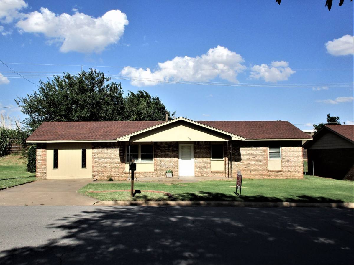 House for rent at 708 N Elm, Weatherford, OK 73096