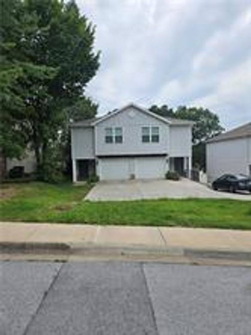 Apartment for rent at 2483 Brophy St, Fayetteville, AR 72703