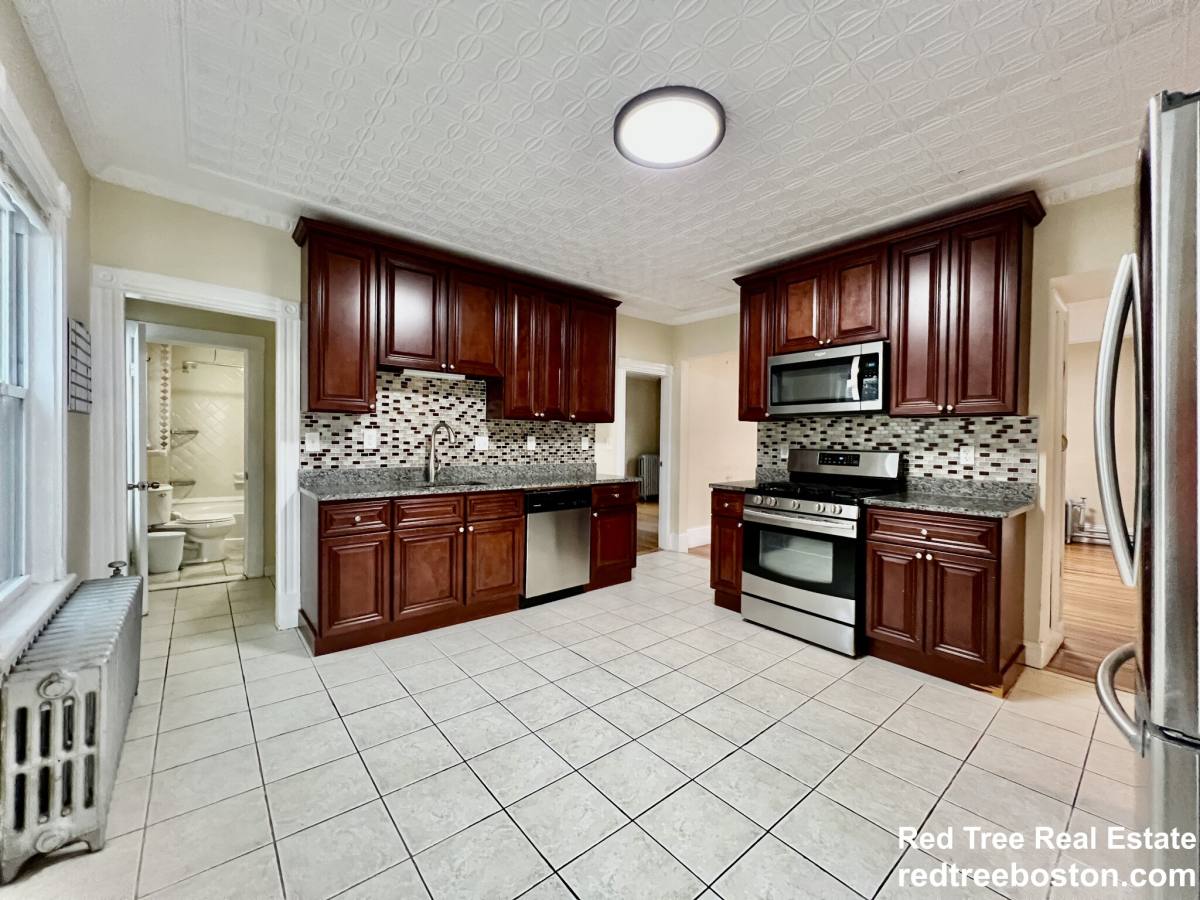 House for rent at 39 Watts St #2, Malden, MA 02148