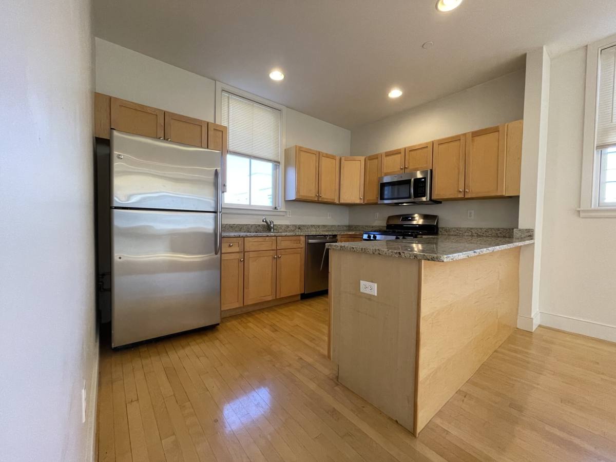 Apartment for rent at 110 Second St #PH12, Cambridge, MA 02141