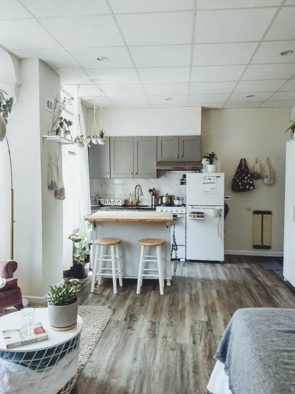 Apartment for rent at 425 S 15th St #3R, Philadelphia, PA 19146