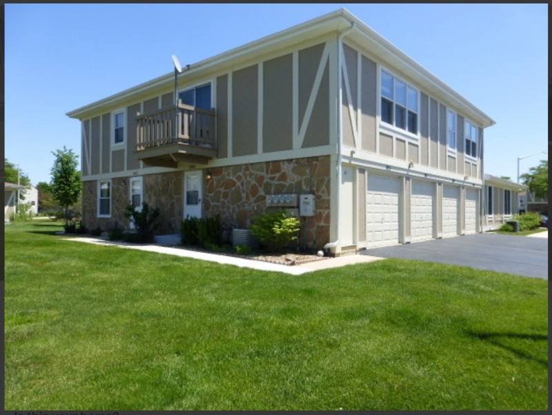 Townhouse for rent at 1055 Hampton Harbor, Schaumburg, IL 60193