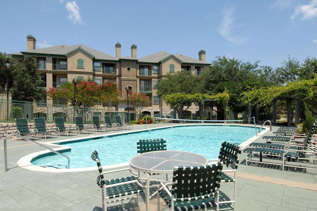 1000 Meadow Creek Dr, Irving, TX 75038