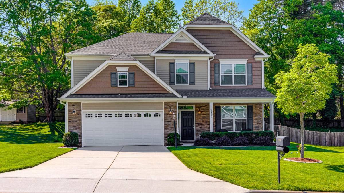 House for rent at Castlegate, 1809 Castlegate Court, High Point, NC 27265