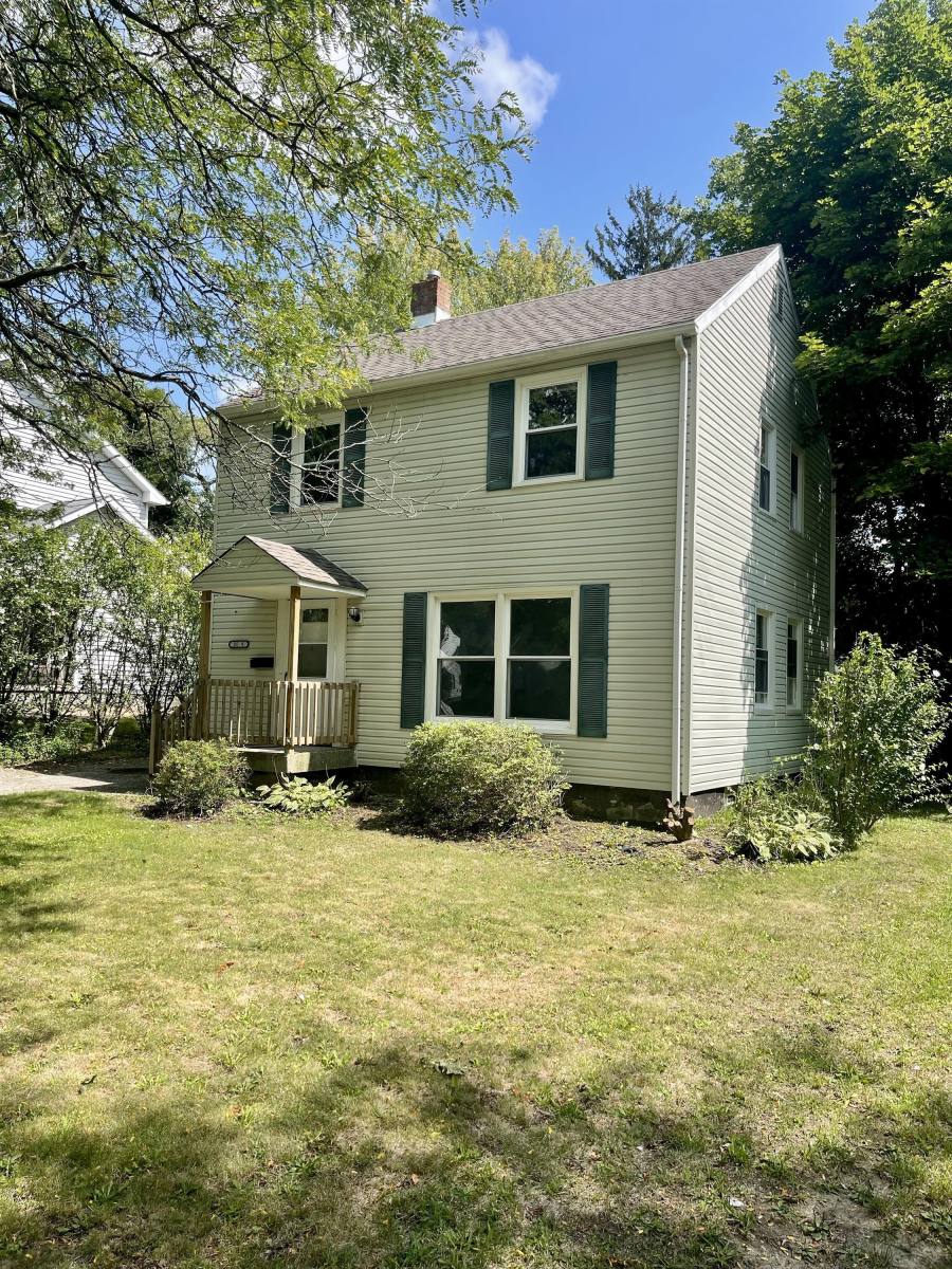 House for rent at 1079 Orlando Ave, Akron, OH 44320