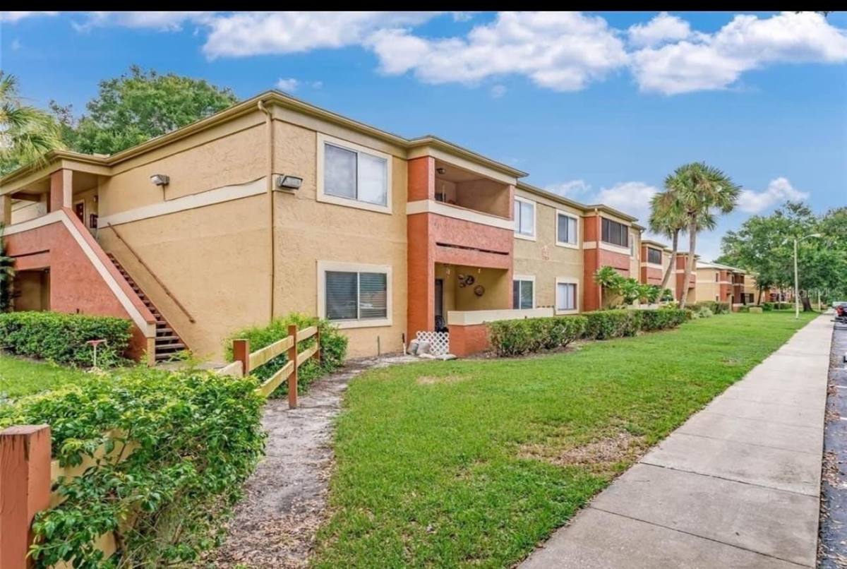 Condo for rent at Oxford Square Condominium, 642 Kenwick Circle #105, Casselberry, FL 32707