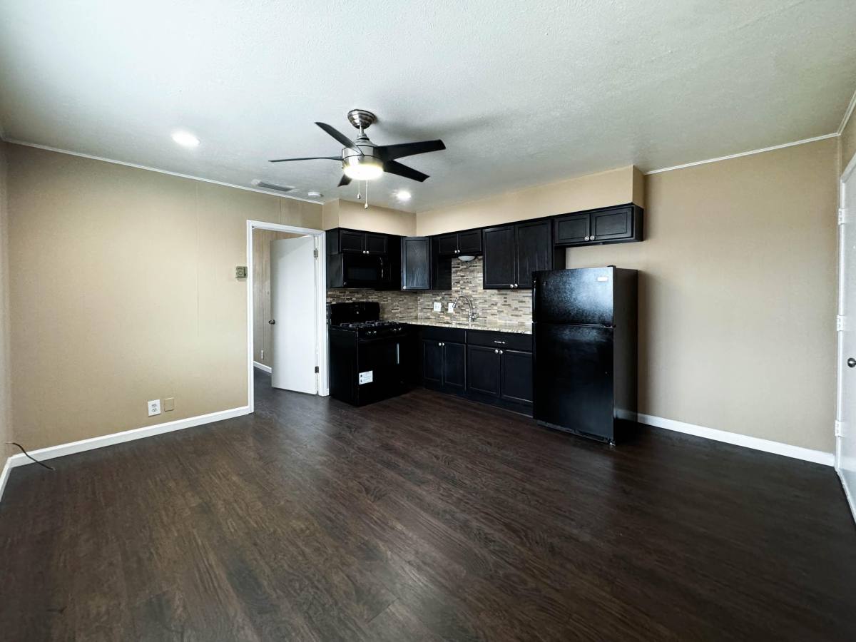 Apartment for rent at 224 Ave F #10, Denton, TX 76201