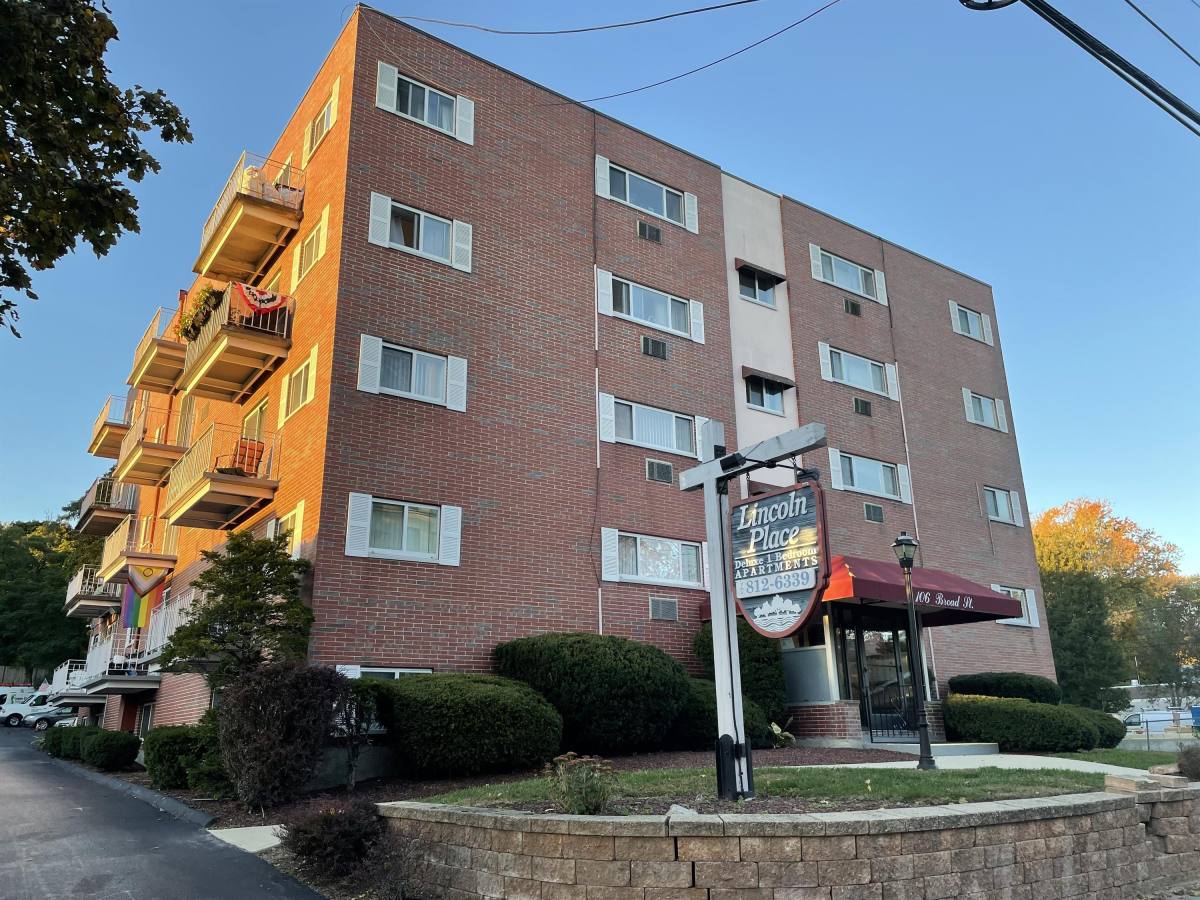 House for rent at Lincoln Place, 106 Broad St #15, Weymouth, MA 02188