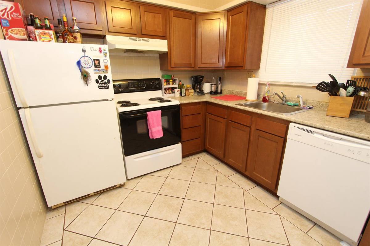 Apartment for rent at James Manor, 5527 Ellsworth Ave, Pittsburgh, PA 15232